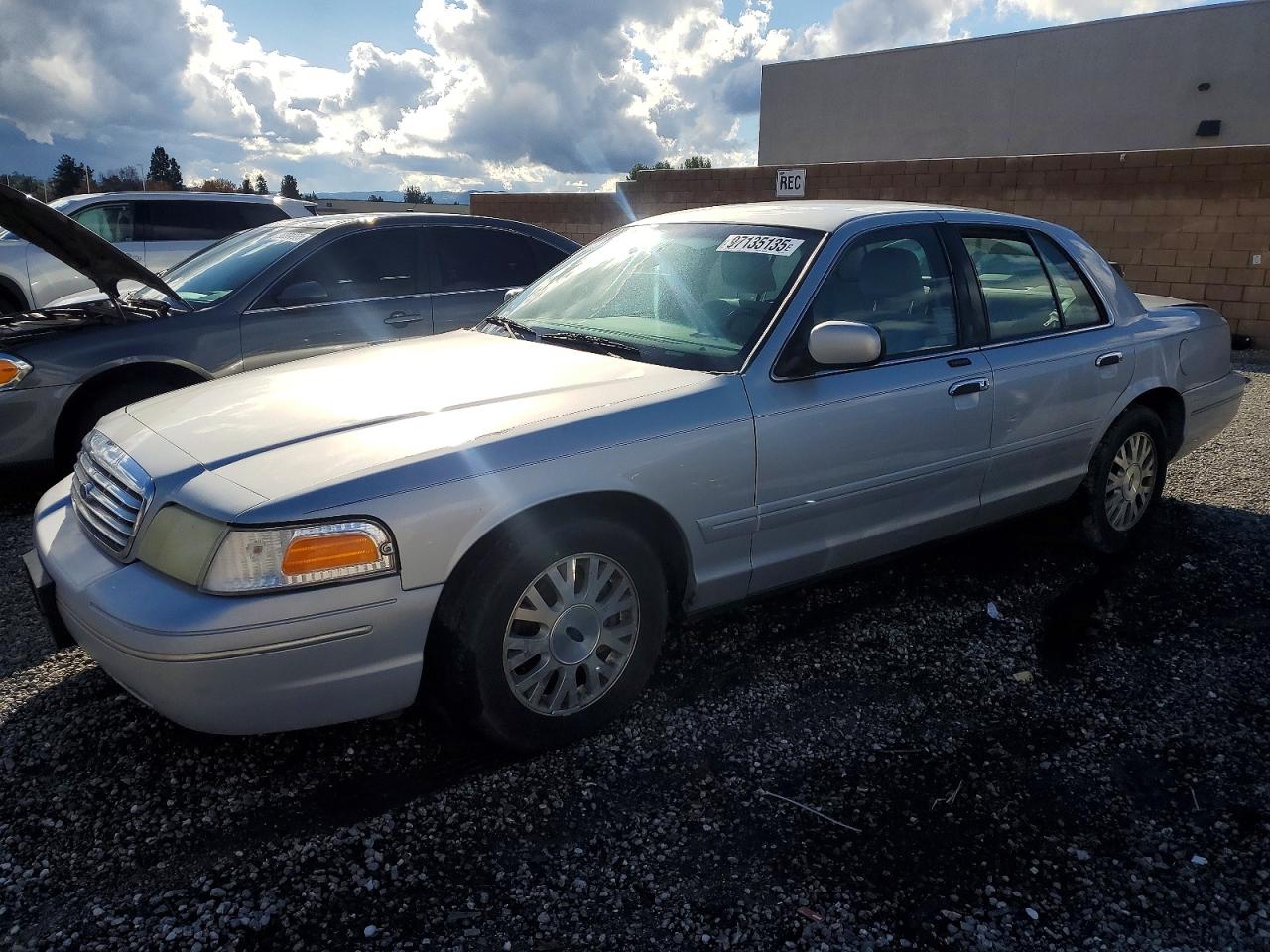 2003 FORD CROWN VICTORIA