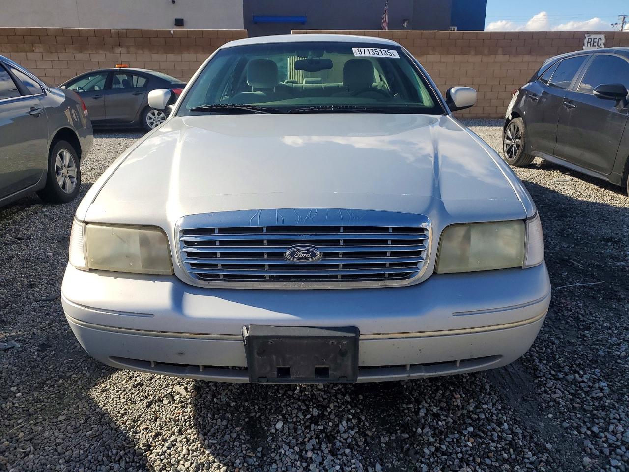 2003 FORD CROWN VICTORIA LX photo 5