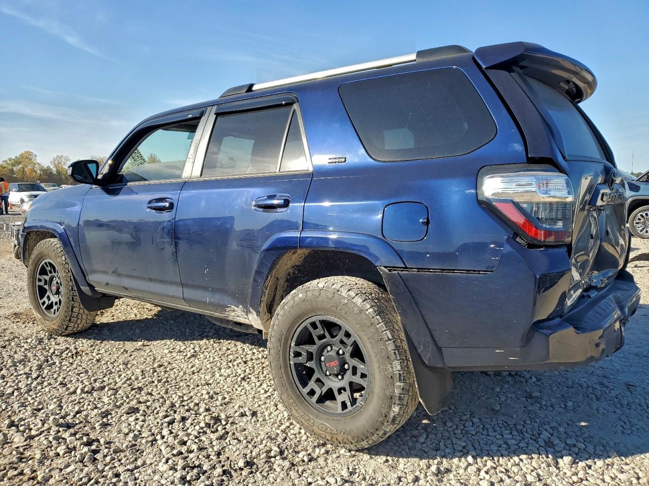 2022 TOYOTA 4RUNNER SR5 photo 3