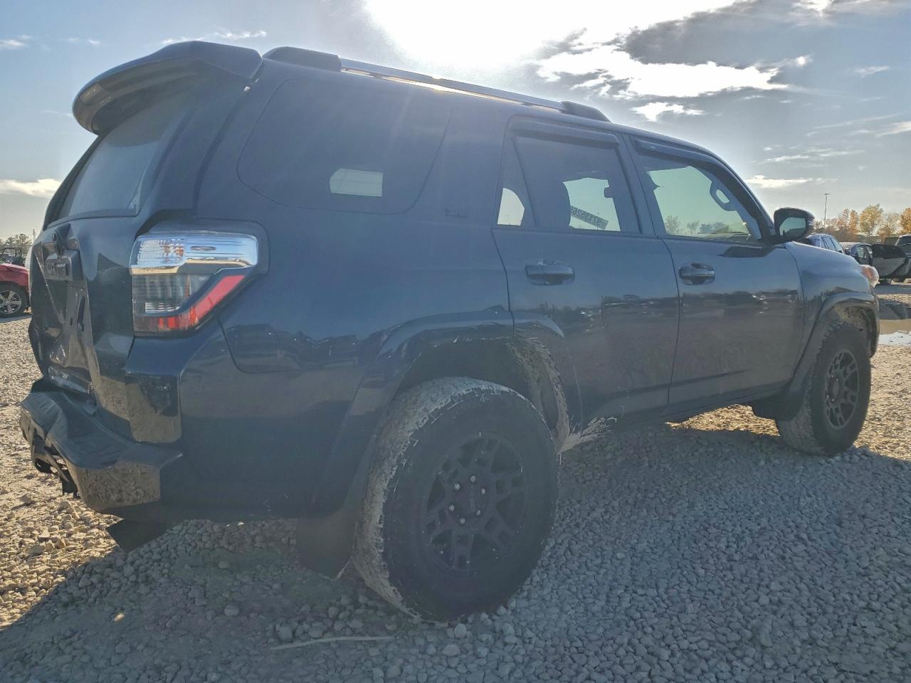 2022 TOYOTA 4RUNNER SR5 photo 5