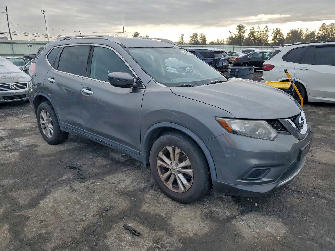 2016 NISSAN ROGUE S photo 4