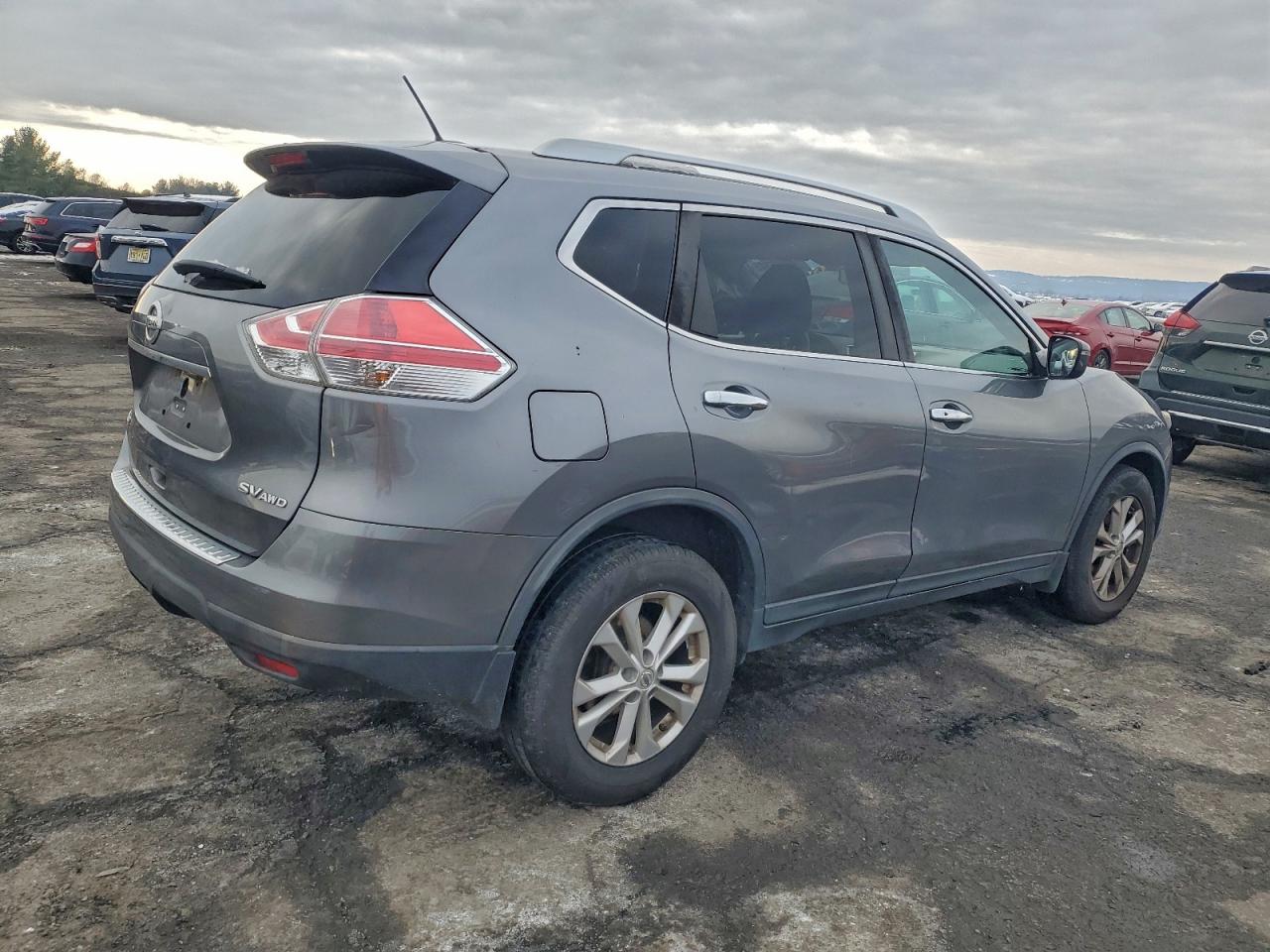 2016 NISSAN ROGUE S photo 3