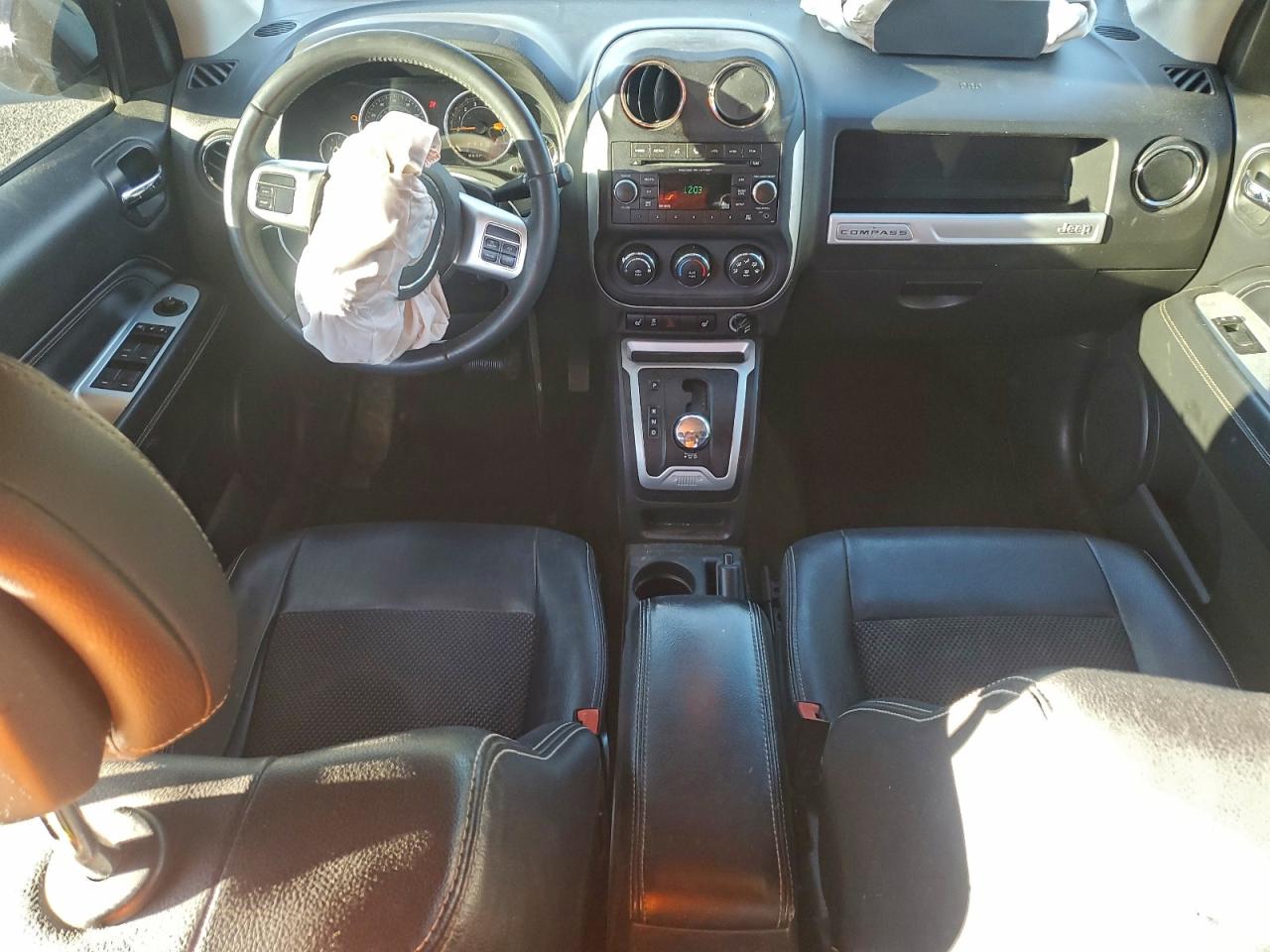 2017 JEEP COMPASS LATITUDE photo 8