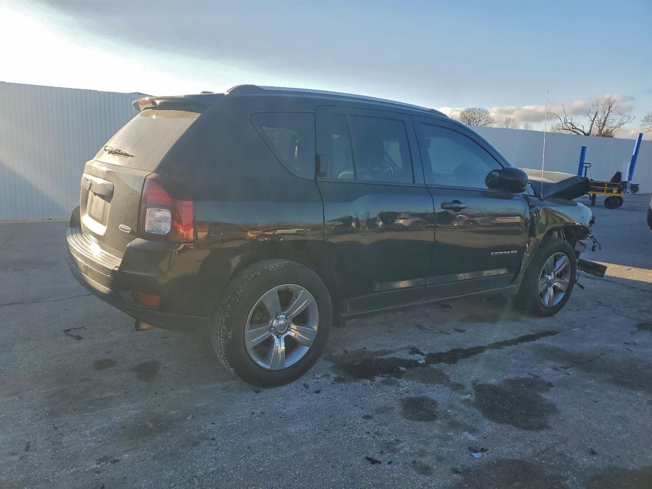 2017 JEEP COMPASS LATITUDE photo 3