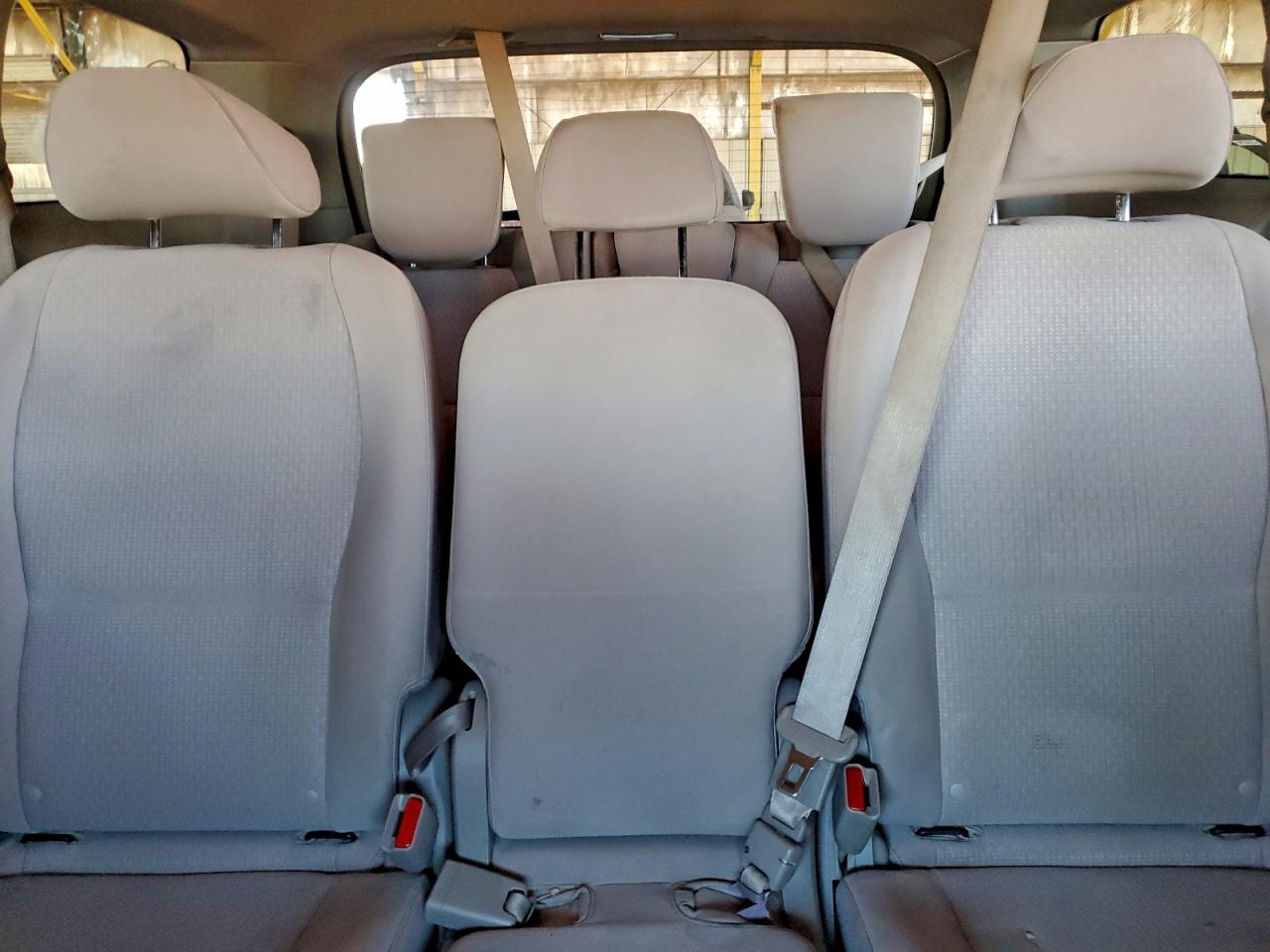 2017 KIA SEDONA LX photo 10