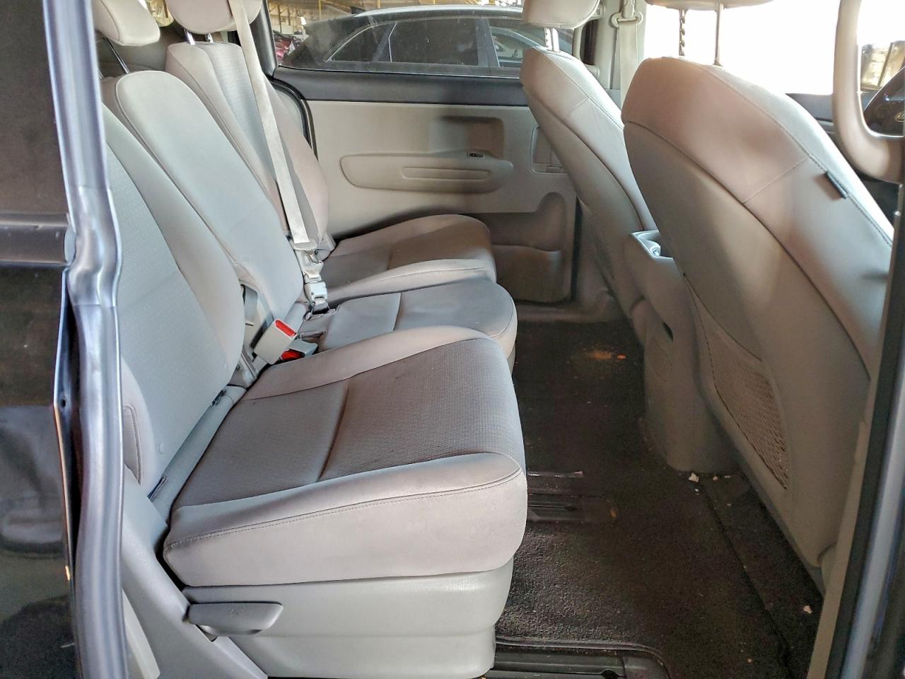 2017 KIA SEDONA LX photo 11