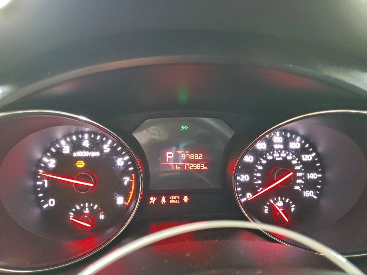 2017 KIA SEDONA LX photo 9