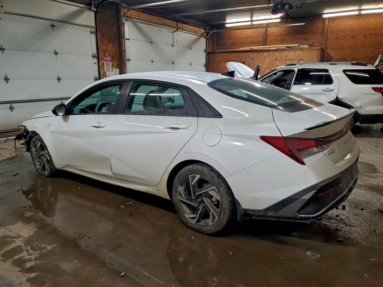 2025 HYUNDAI ELANTRA SEL SPORT photo 3