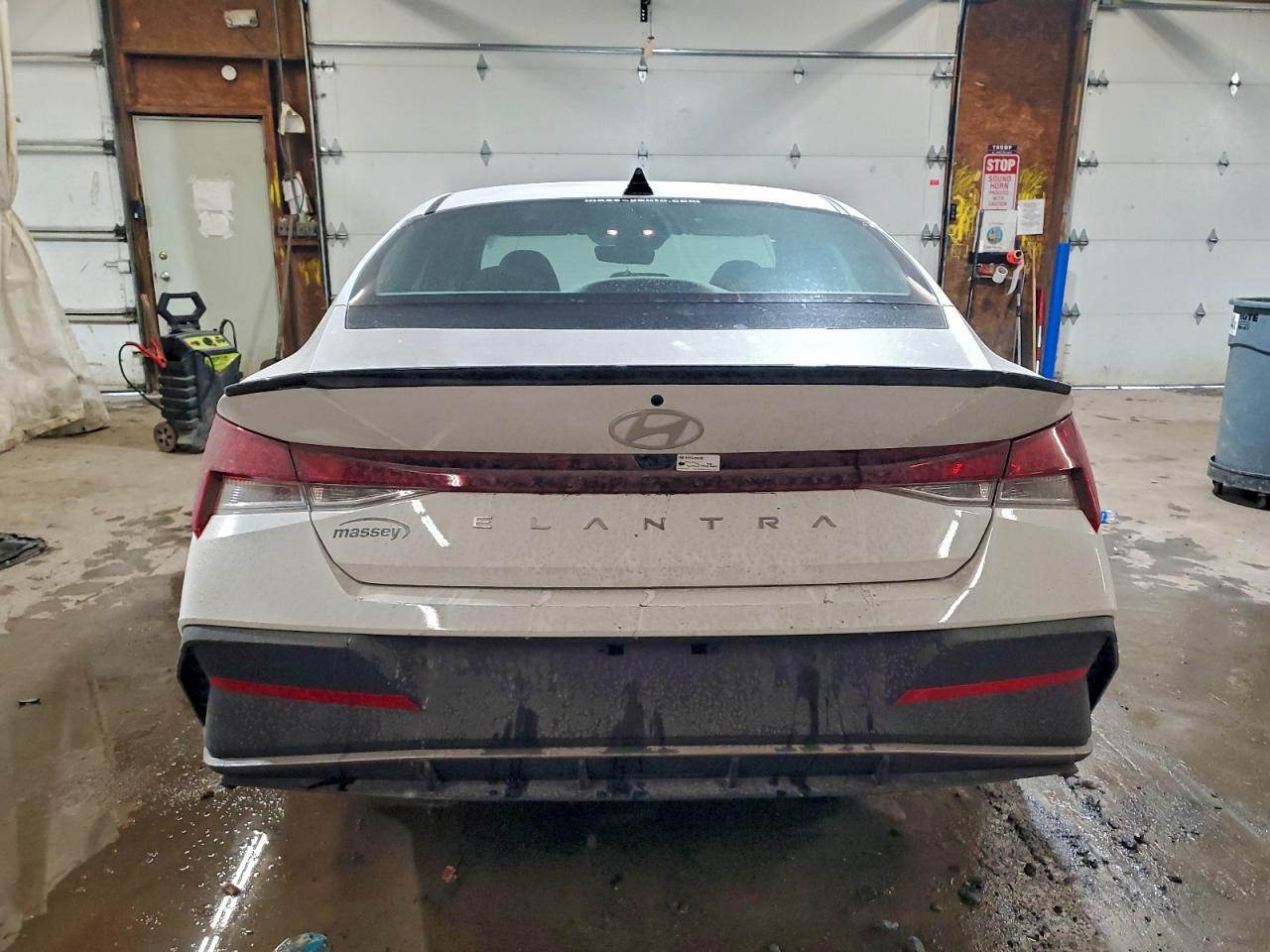 2025 HYUNDAI ELANTRA SEL SPORT photo 11