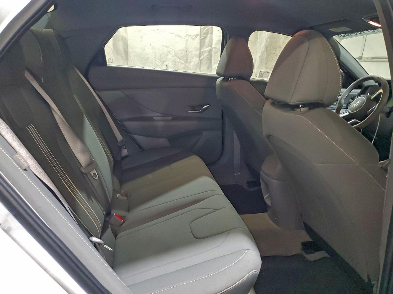 2025 HYUNDAI ELANTRA SEL SPORT photo 19