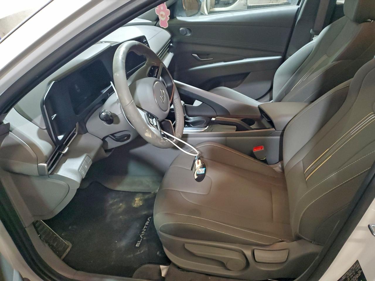 2025 HYUNDAI ELANTRA SEL SPORT photo 13