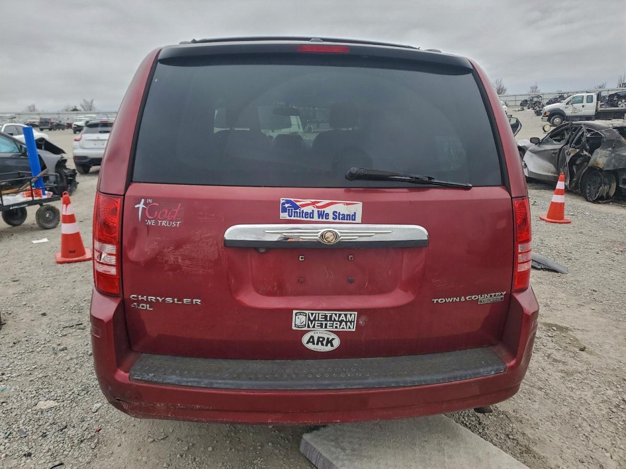 2010 CHRYSLER TOWN & COUNTRY TOURING PLUS photo 11