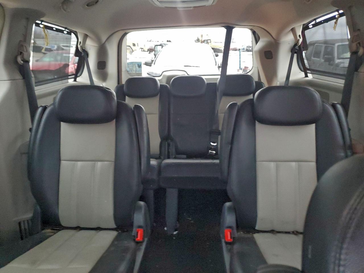 2010 CHRYSLER TOWN & COUNTRY TOURING PLUS photo 19