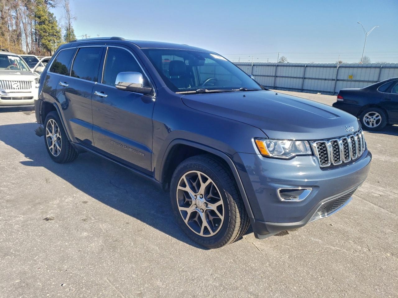 2019 JEEP GRAND CHEROKEE LIMITED photo 4