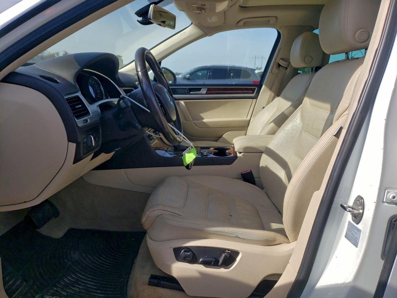 2014 VOLKSWAGEN TOUAREG V6 TDI photo 13