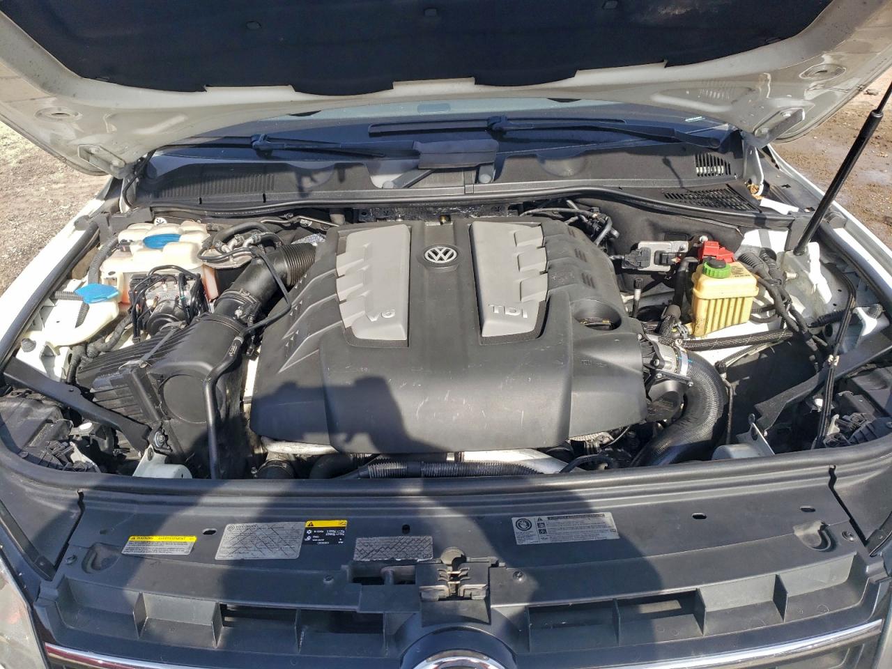 2014 VOLKSWAGEN TOUAREG V6 TDI photo 21