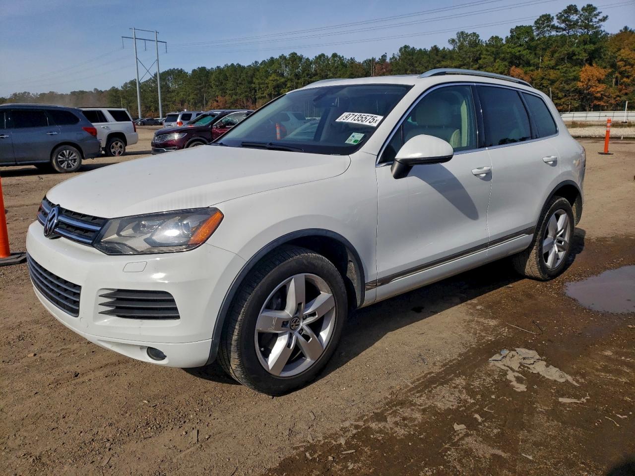 2014 VOLKSWAGEN TOUAREG