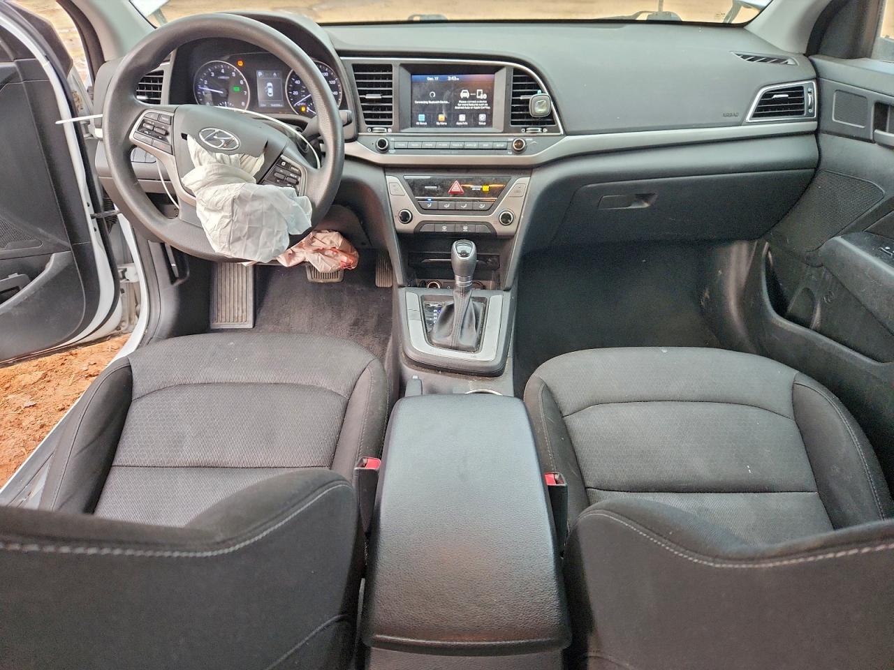 2018 HYUNDAI ELANTRA SEL photo 8
