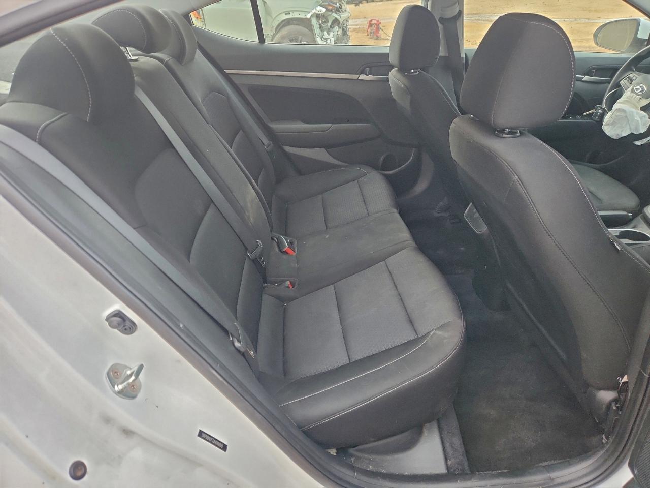 2018 HYUNDAI ELANTRA SEL photo 10