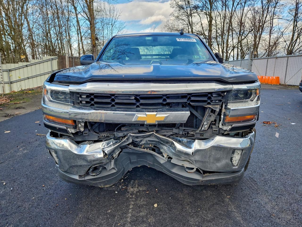 2017 CHEVROLET SILVERADO K1500 LT photo 5