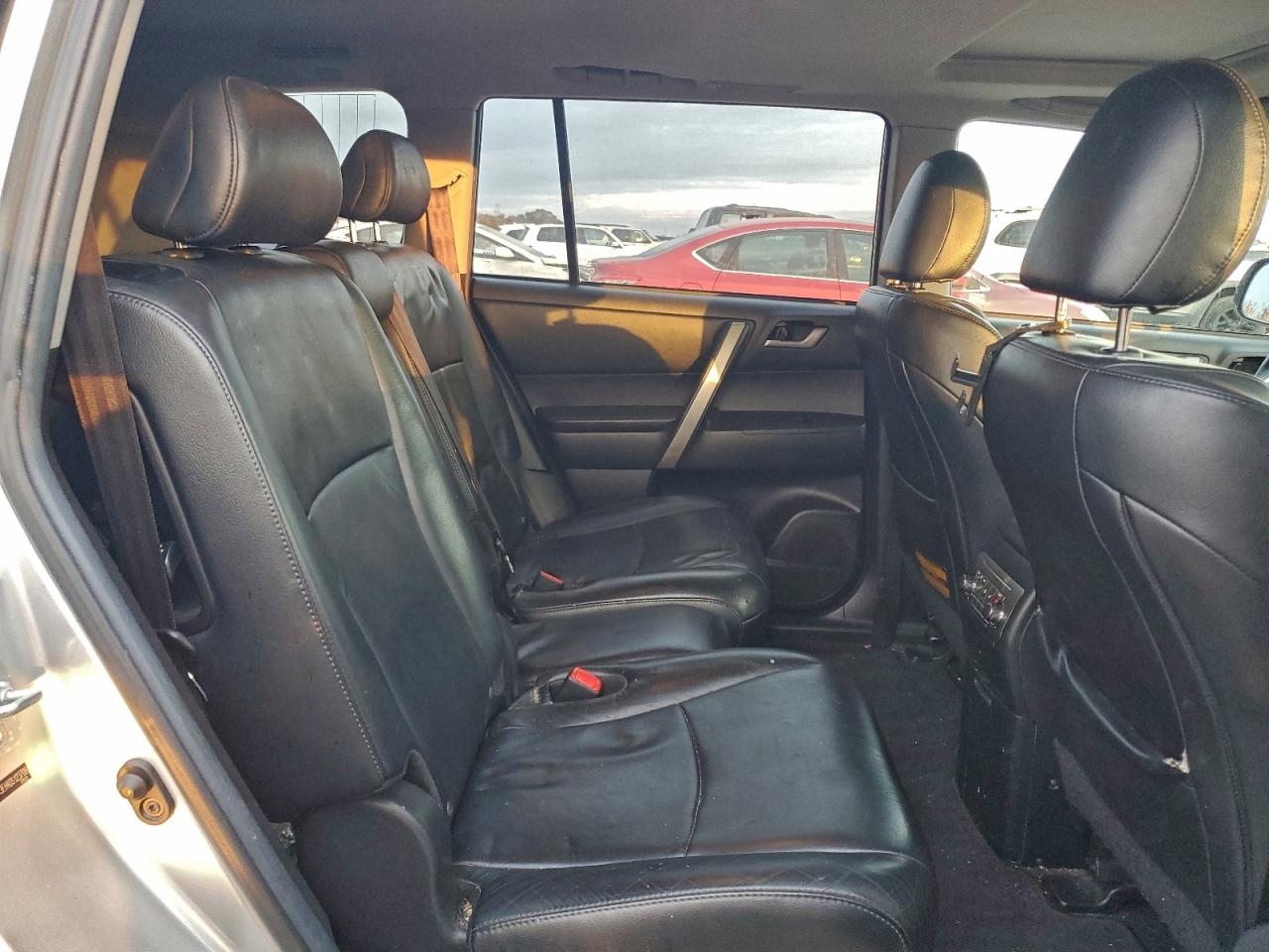 2013 TOYOTA HIGHLANDER BASE photo 11