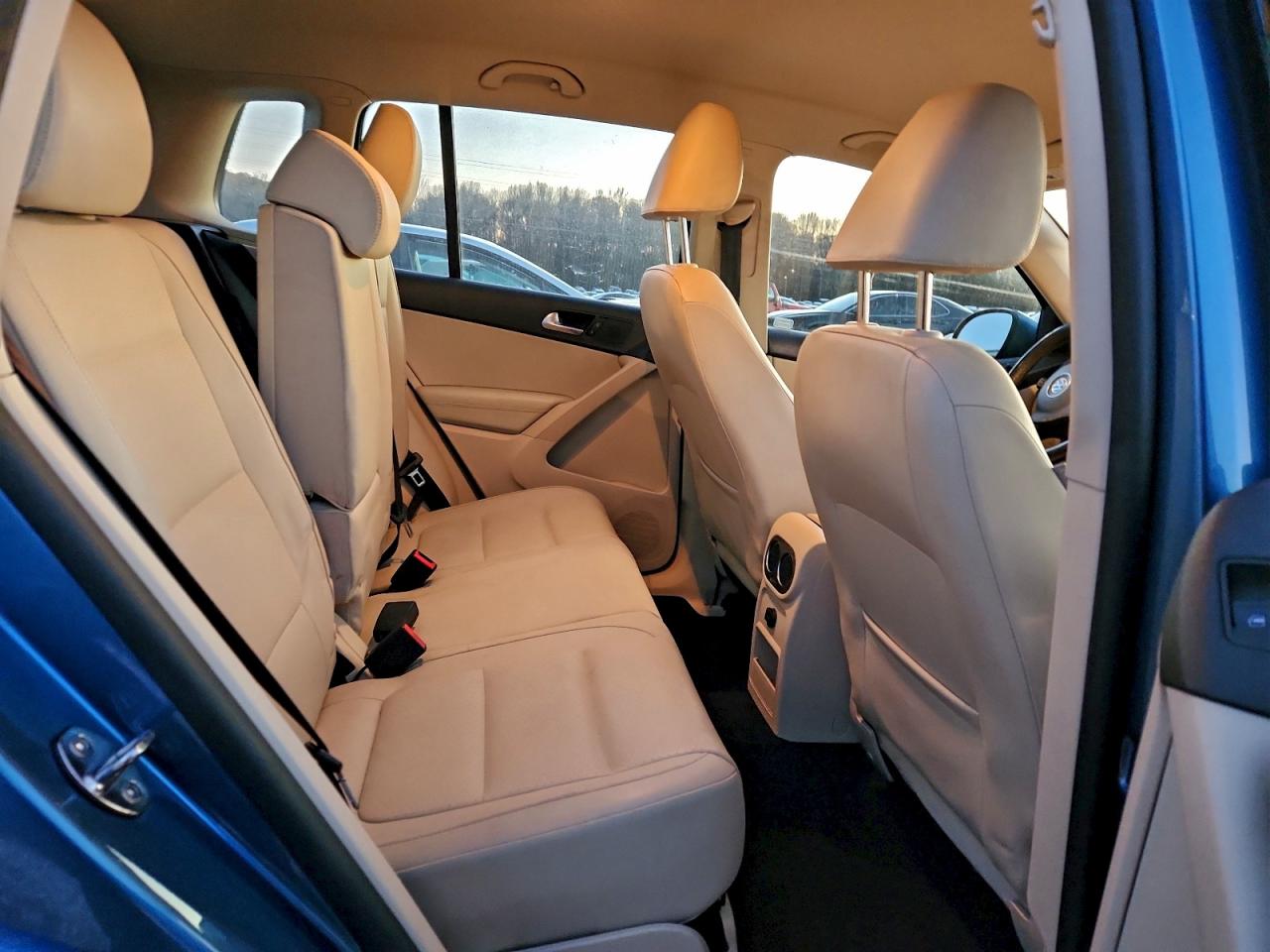 2017 VOLKSWAGEN TIGUAN S photo 11