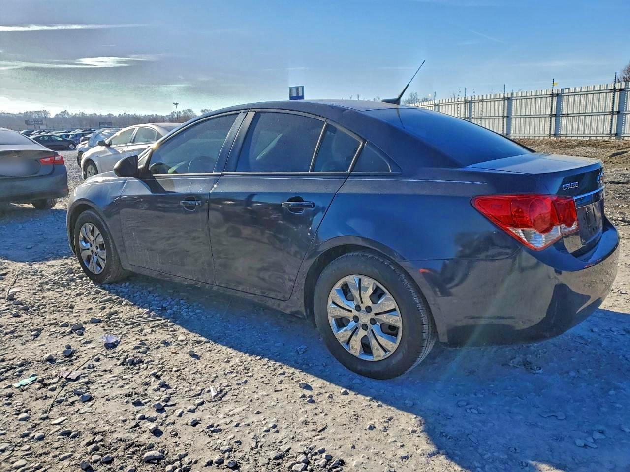 2014 CHEVROLET CRUZE LS photo 2