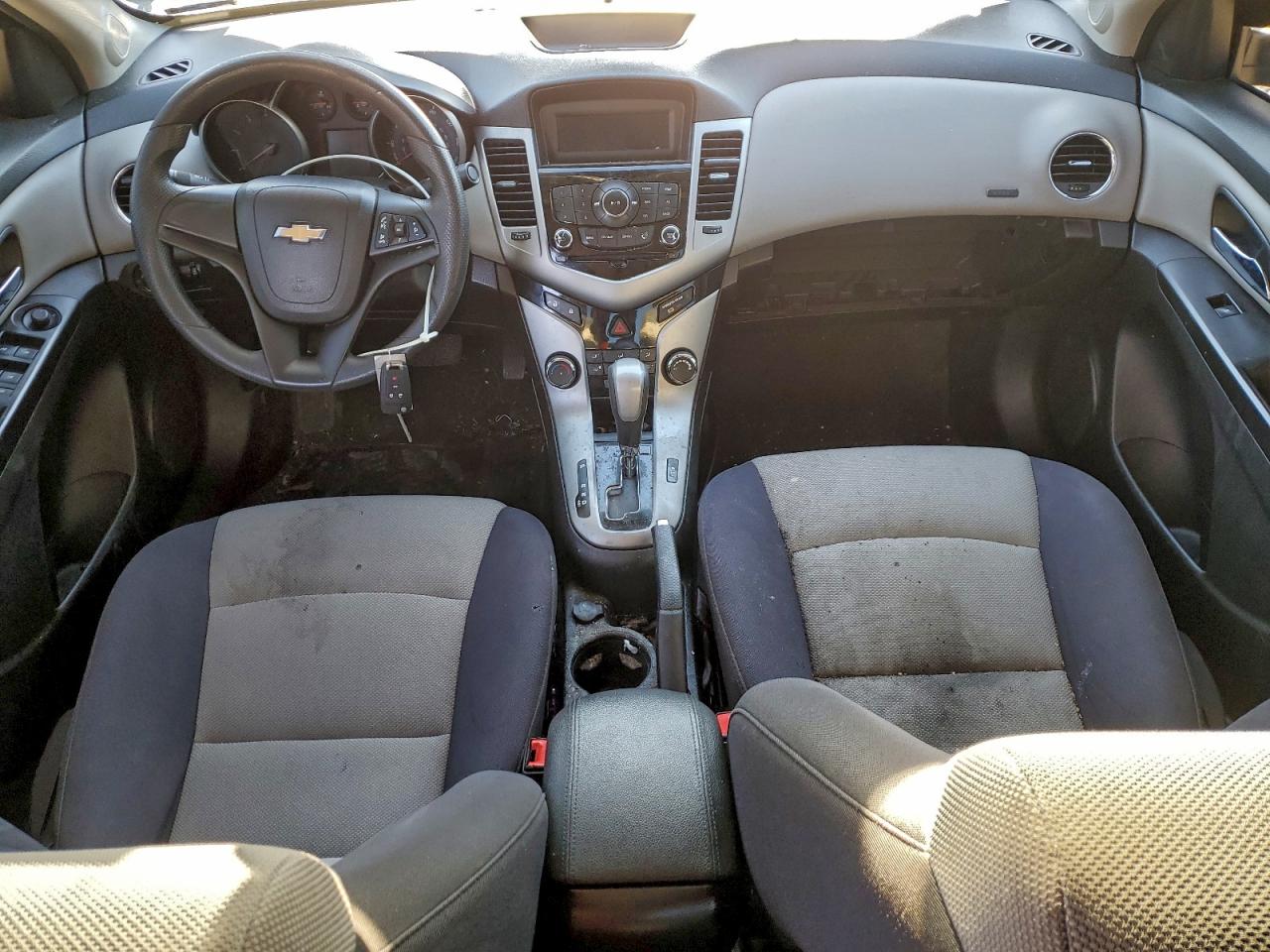 2014 CHEVROLET CRUZE LS photo 8