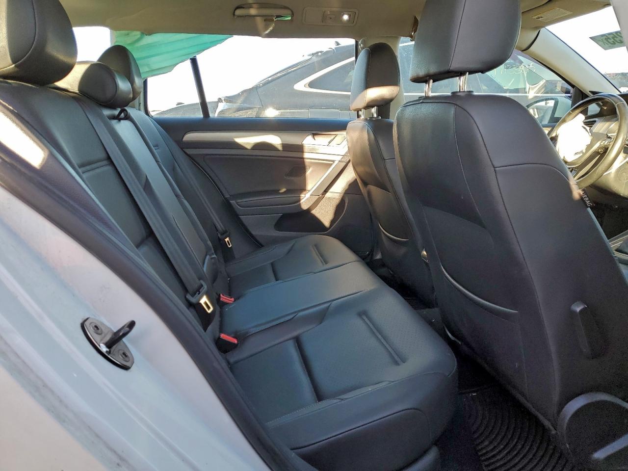 2015 VOLKSWAGEN GOLF SPORTWAGEN TDI S photo 10