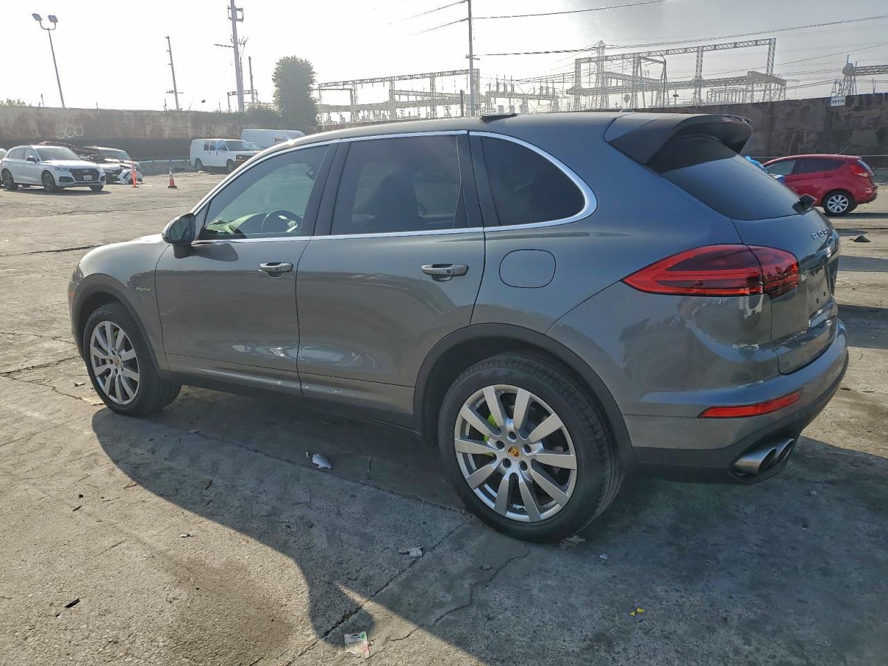 2016 PORSCHE CAYENNE SE HYBRID photo 2