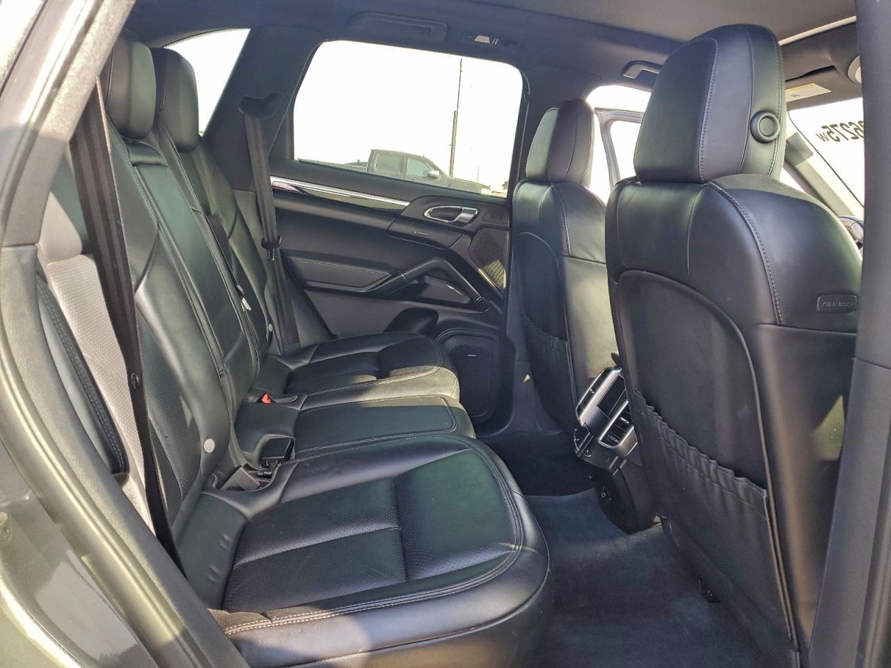 2016 PORSCHE CAYENNE SE HYBRID photo 10