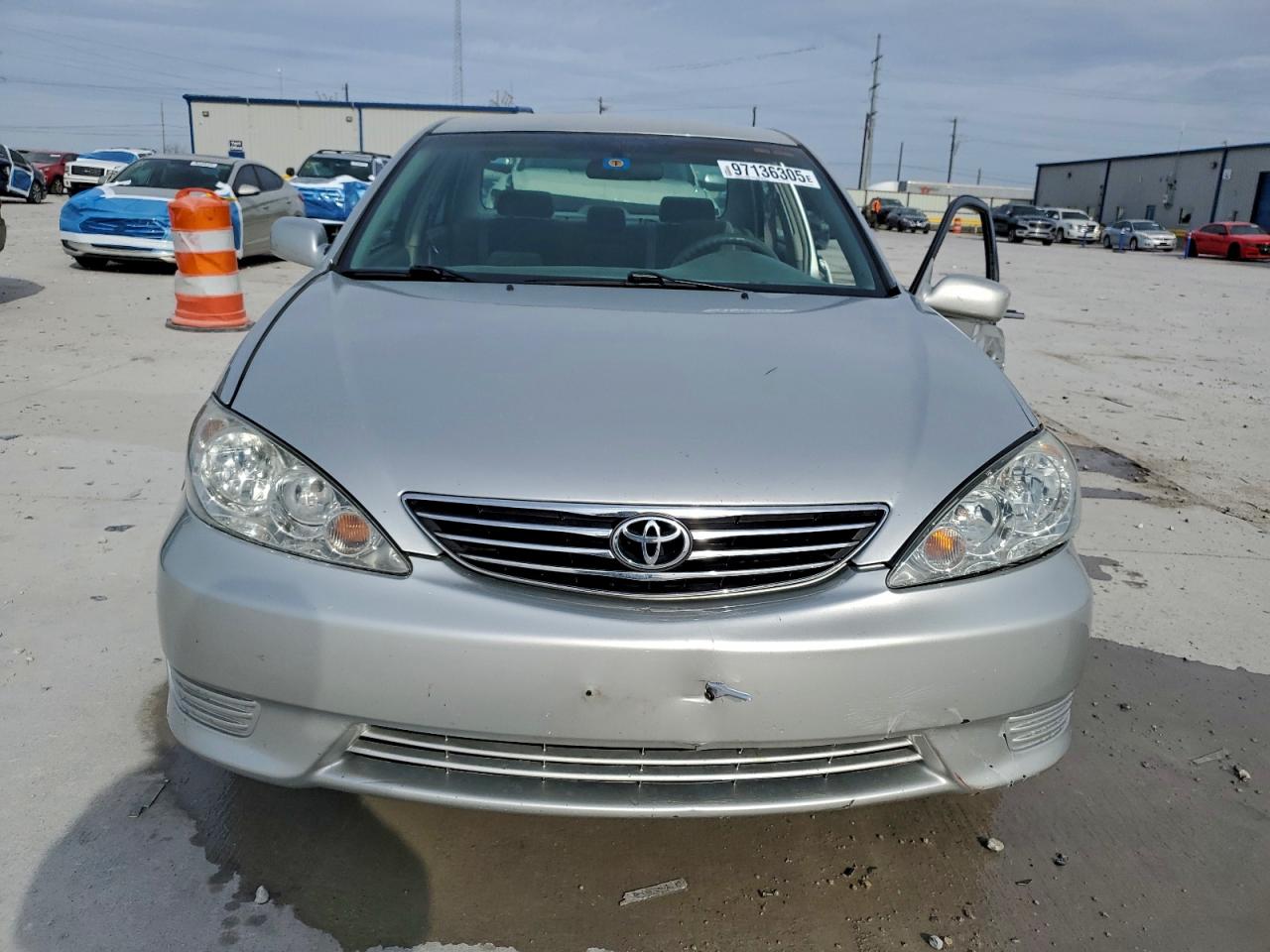 2005 TOYOTA CAMRY LE photo 9