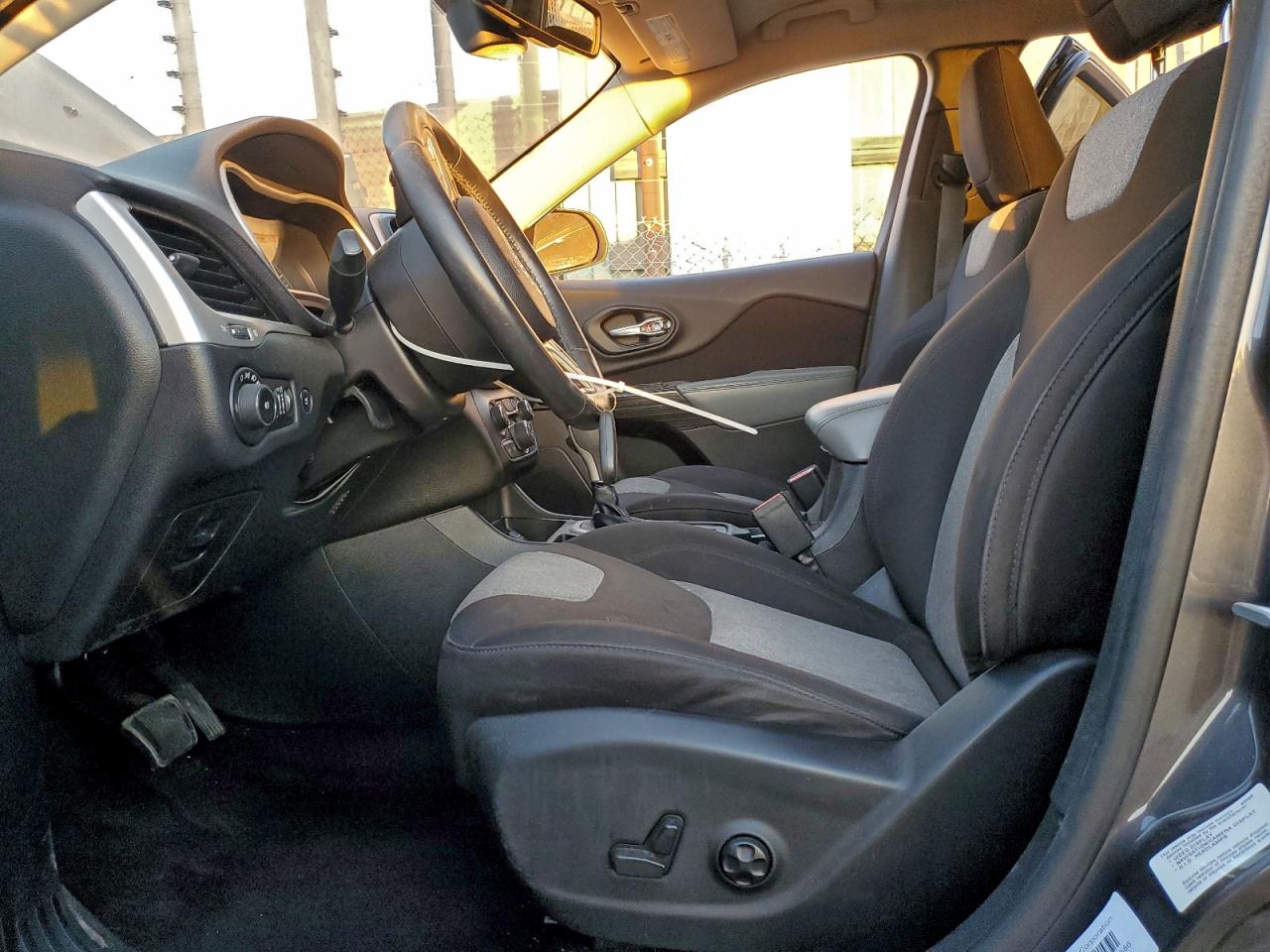 2014 JEEP CHEROKEE LATITUDE photo 13