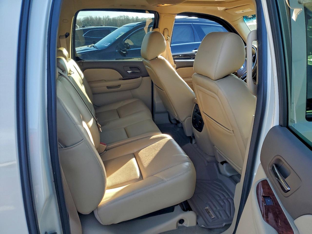 2011 CHEVROLET AVALANCHE LTZ photo 19