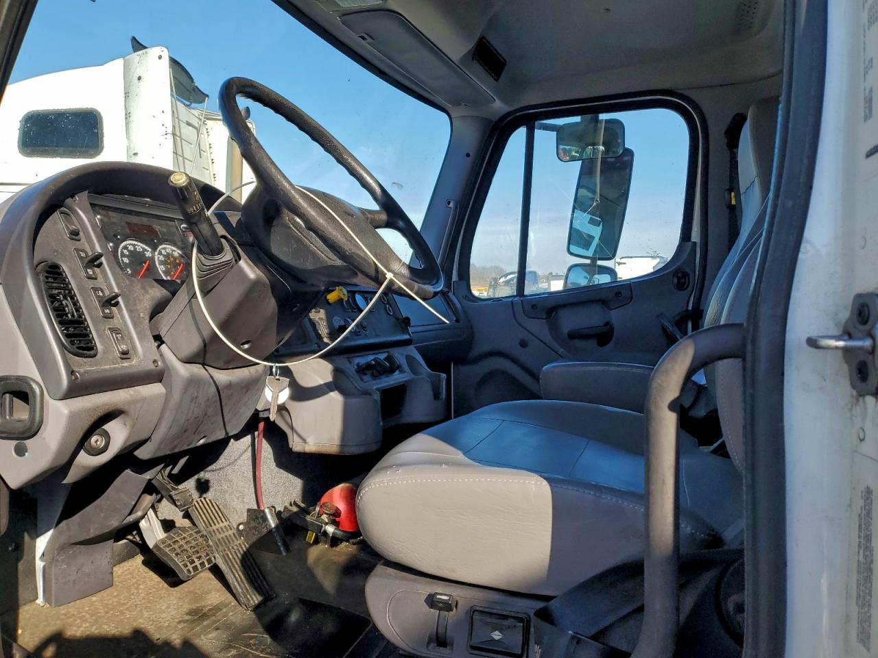 2019 FREIGHTLINER BUSINESS CLASS M2 BOX TRUCK photo 5