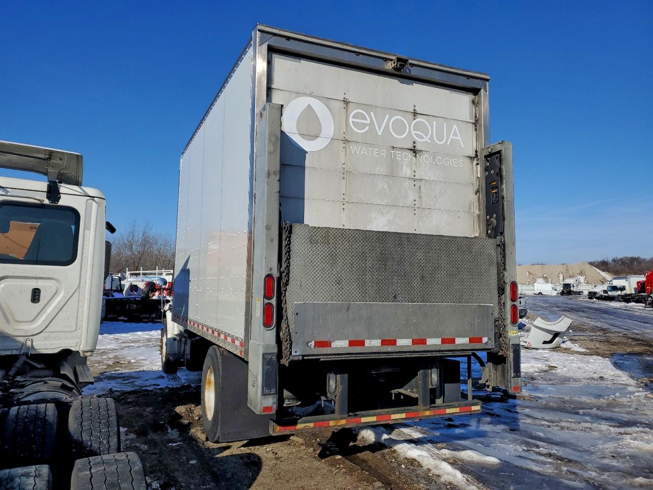 2019 FREIGHTLINER BUSINESS CLASS M2 BOX TRUCK photo 3