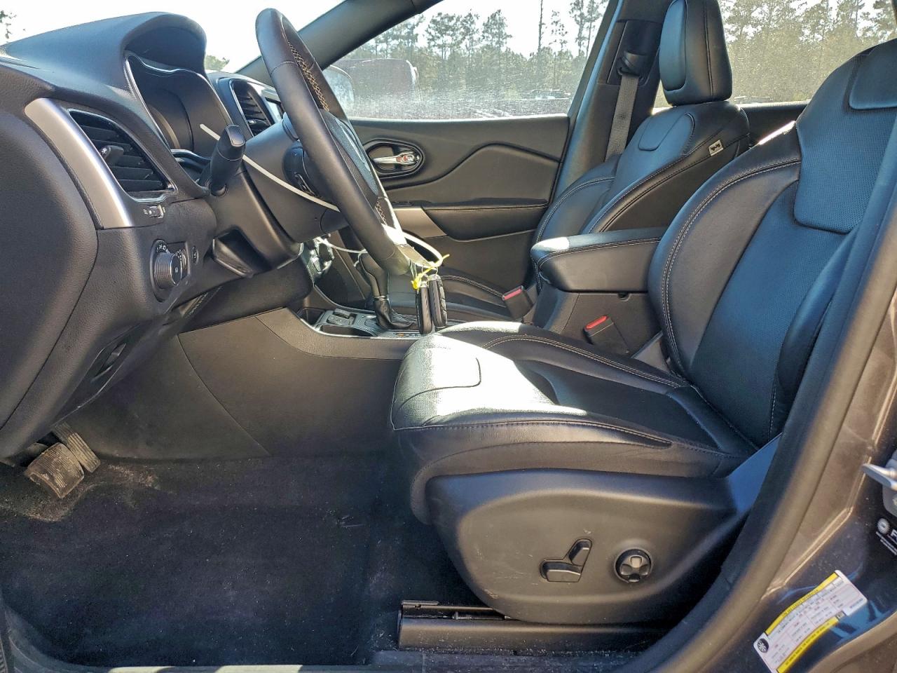 2021 JEEP CHEROKEE LATITUDE LUX photo 7