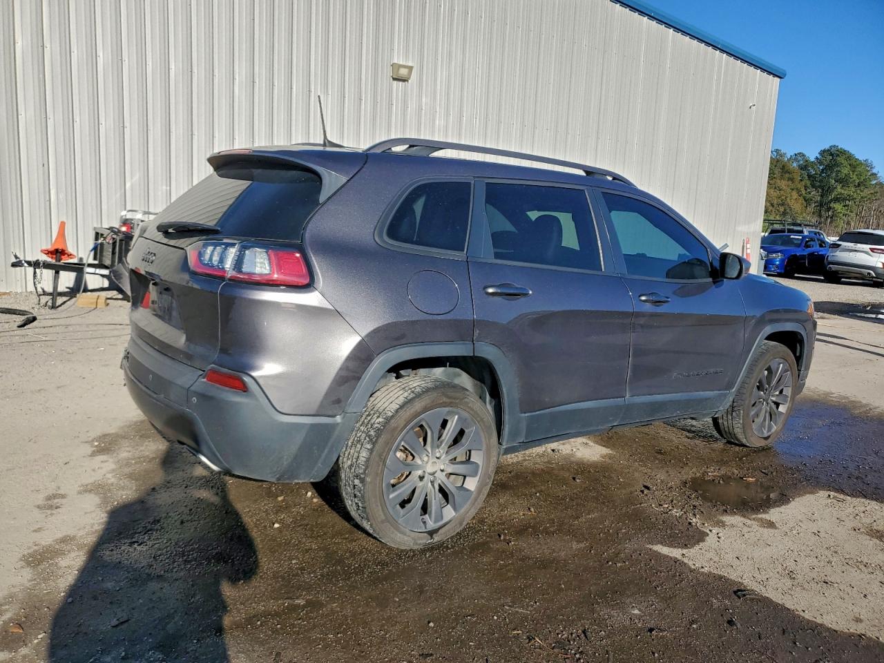 2021 JEEP CHEROKEE LATITUDE LUX photo 3