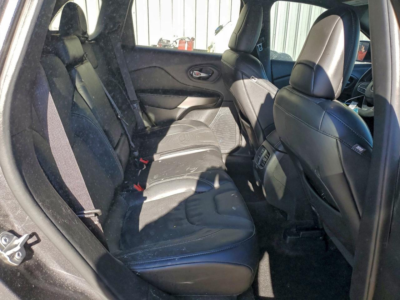 2021 JEEP CHEROKEE LATITUDE LUX photo 11