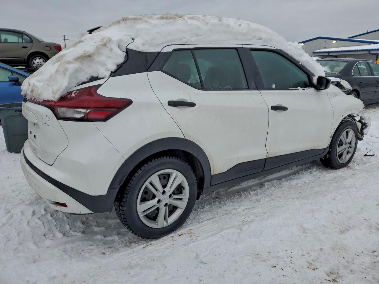 2023 NISSAN KICKS S photo 3