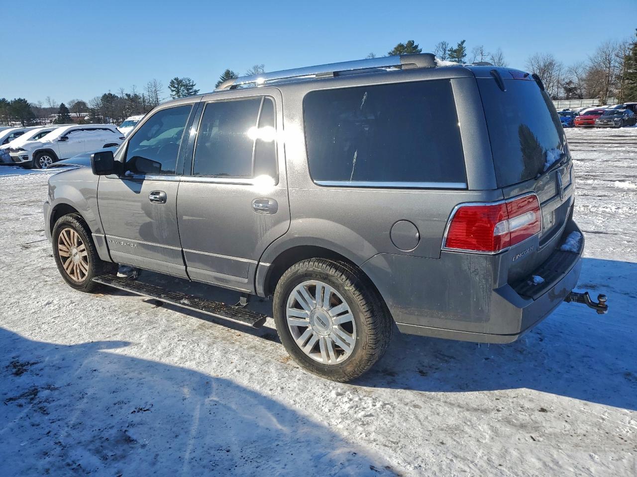 2013 LINCOLN NAVIGATOR photo 2