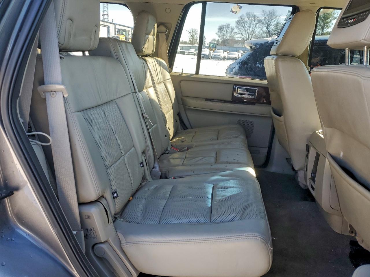 2013 LINCOLN NAVIGATOR photo 11