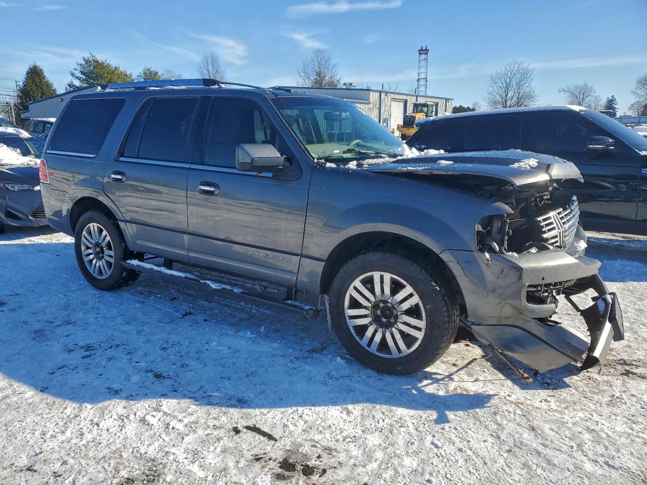 2013 LINCOLN NAVIGATOR photo 4