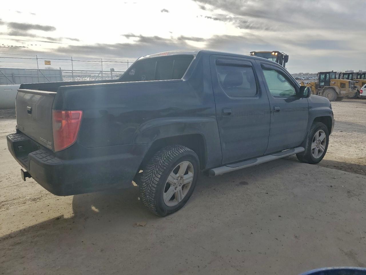 2011 HONDA RIDGELINE RTL photo 3