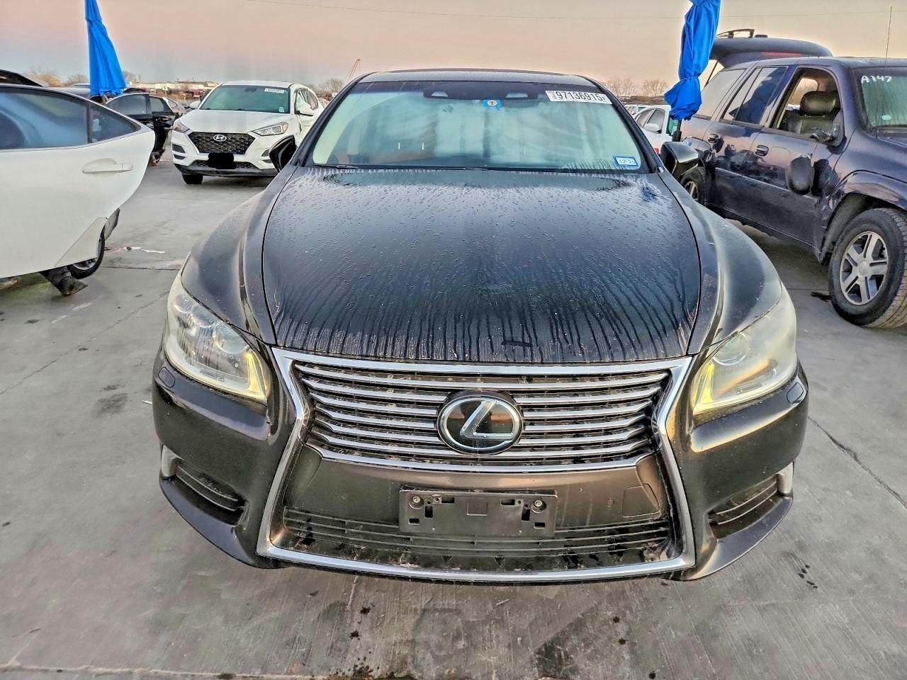 2013 LEXUS LS photo 5