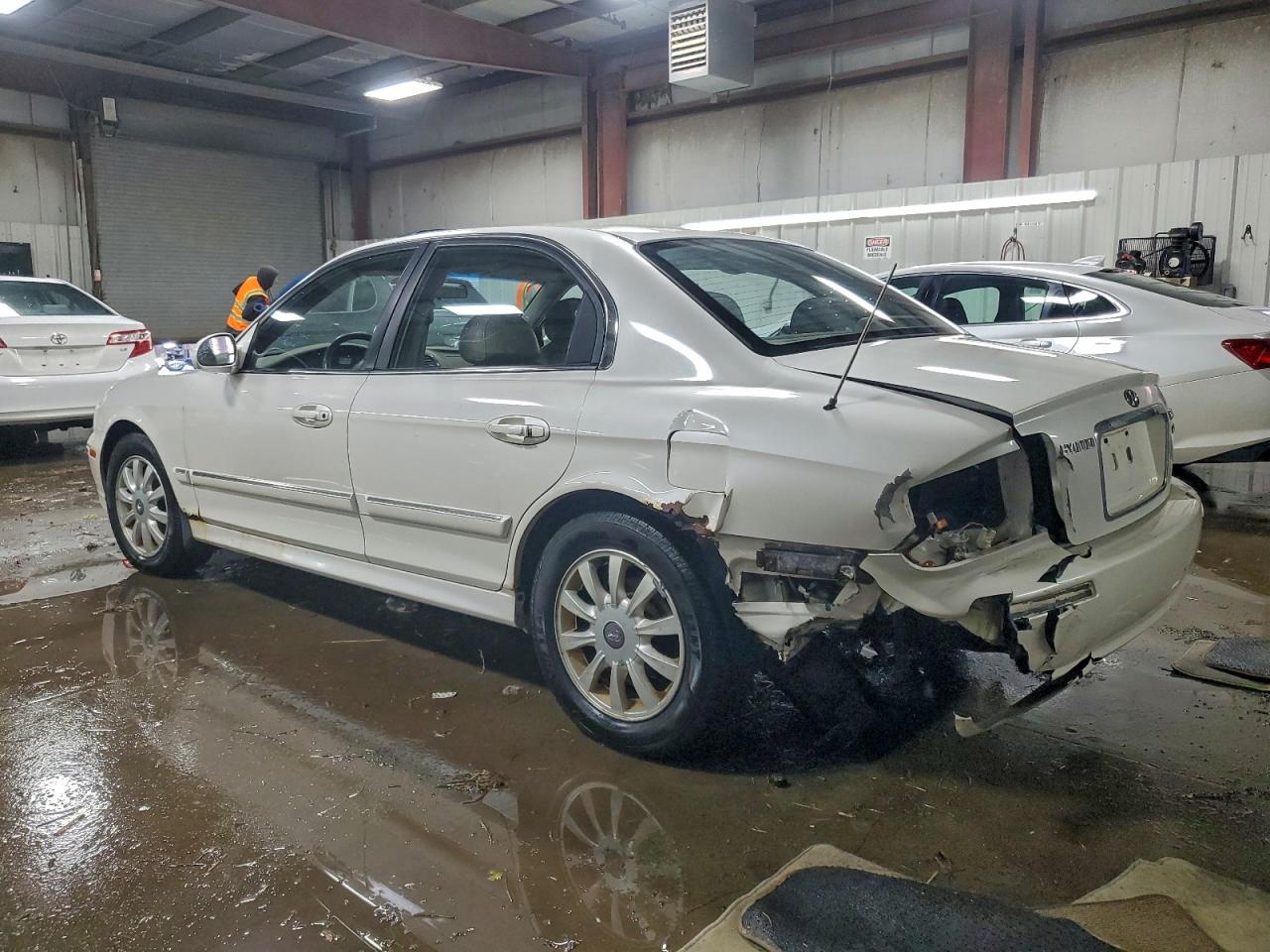 2002 HYUNDAI SONATA GLS photo 2