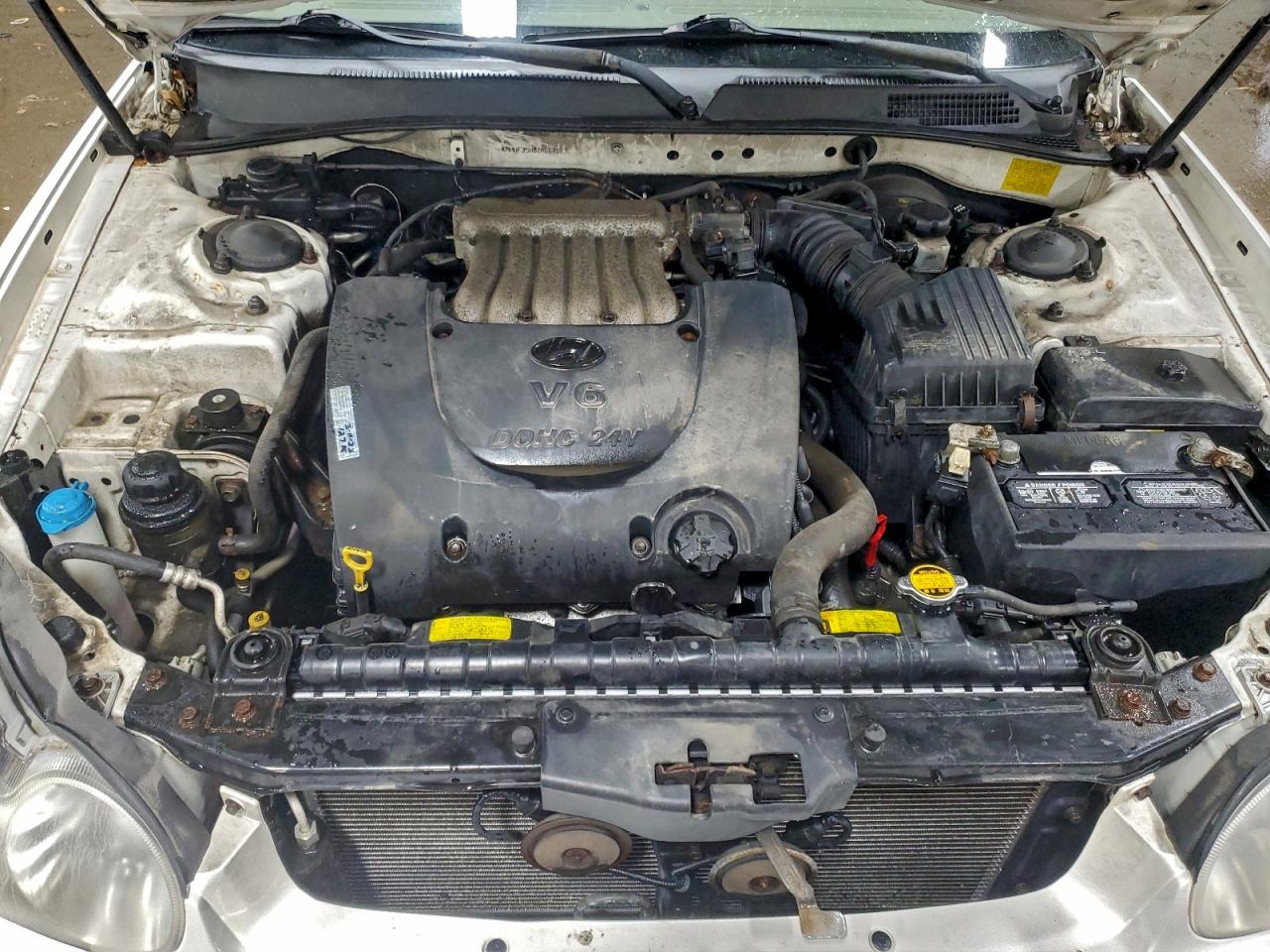 2002 HYUNDAI SONATA GLS photo 11