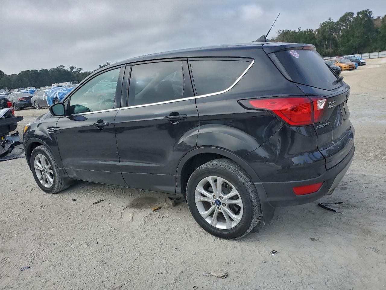 2019 FORD ESCAPE SE photo 4