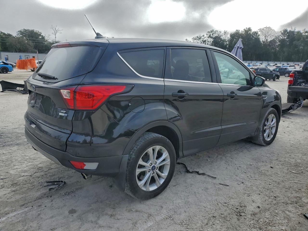2019 FORD ESCAPE SE photo 7