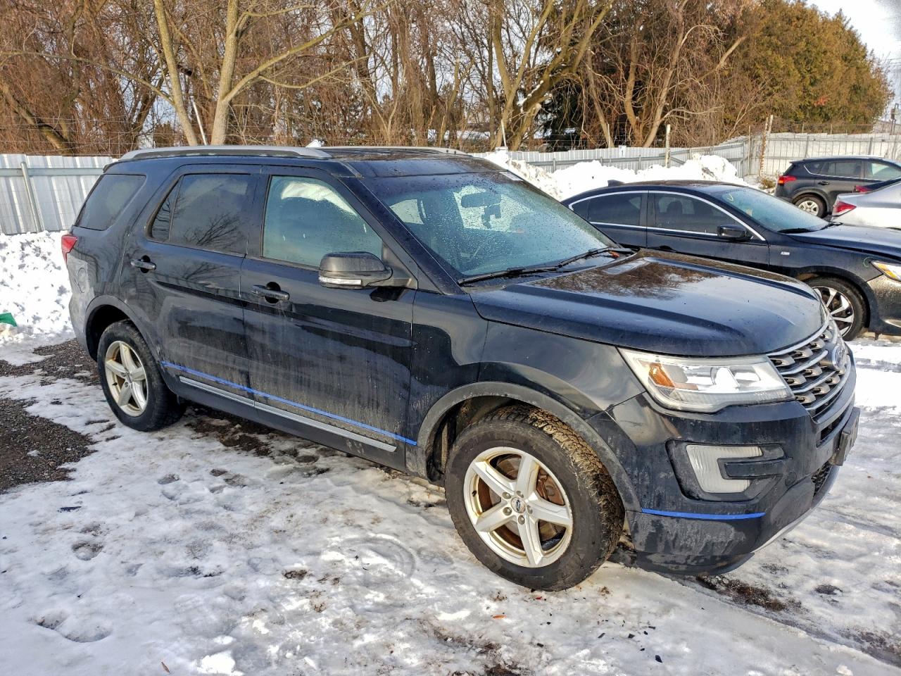 2016 FORD EXPLORER XLT photo 4